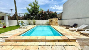 Linda Casa no Jardim Acapulco - Piscina e Churrasqueira - 8 Pessoas